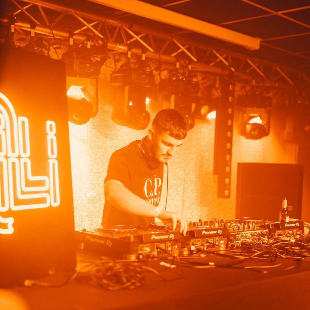 Taz Live at Crilli podcast artwork